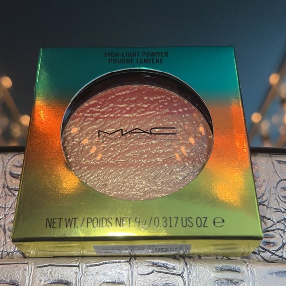 NIB! Mac Cosmetics Wash & Dry Collection Highlight Powder In Color Freshen Up. - Picture 5 of 8